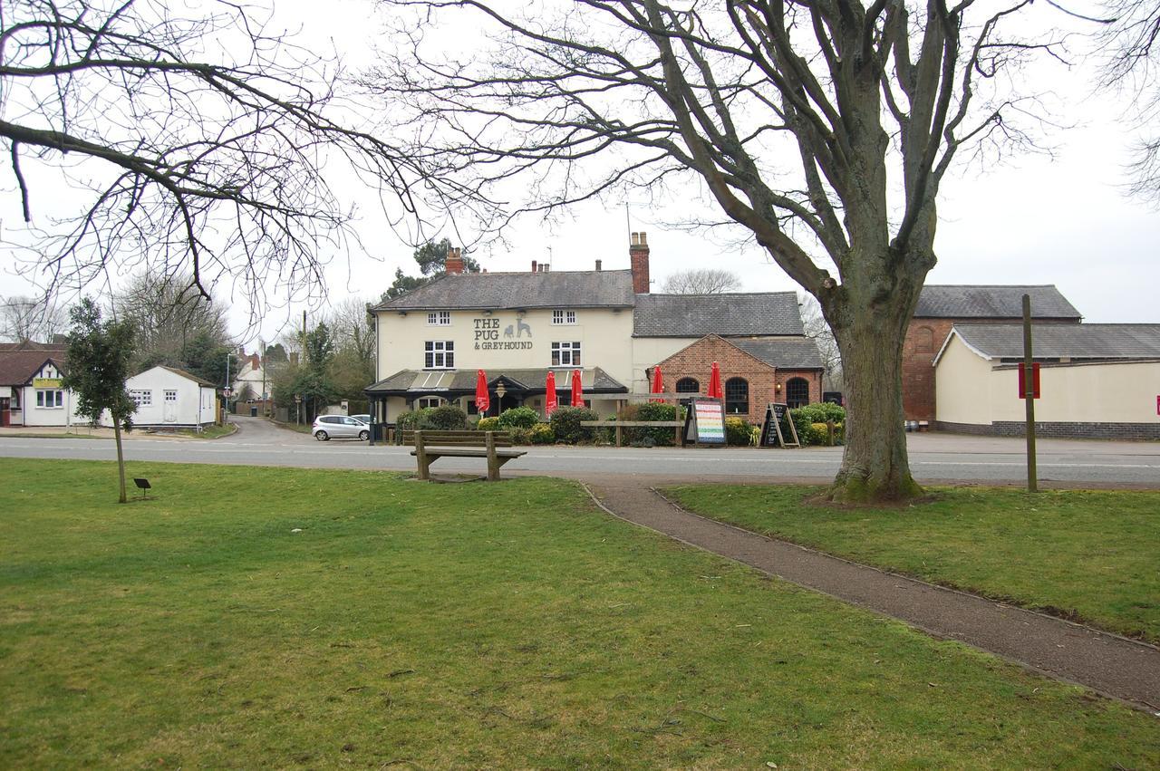 The Pug & Greyhound Hotel Great Glen Exterior photo