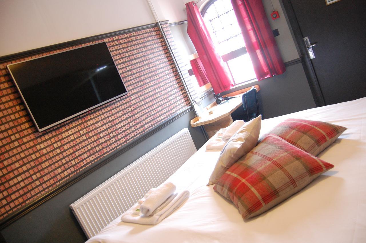 The Pug & Greyhound Hotel Great Glen Room photo